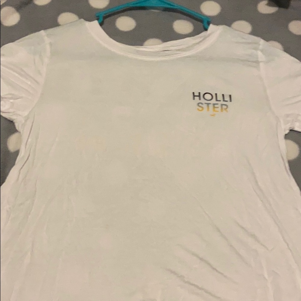 white t- shirt